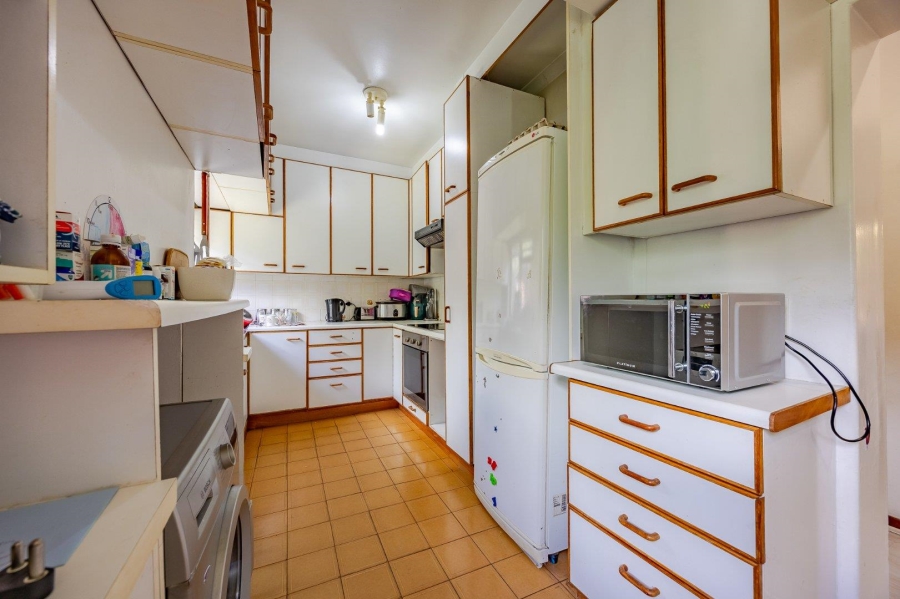 5 Bedroom Property for Sale in Lakeside Western Cape